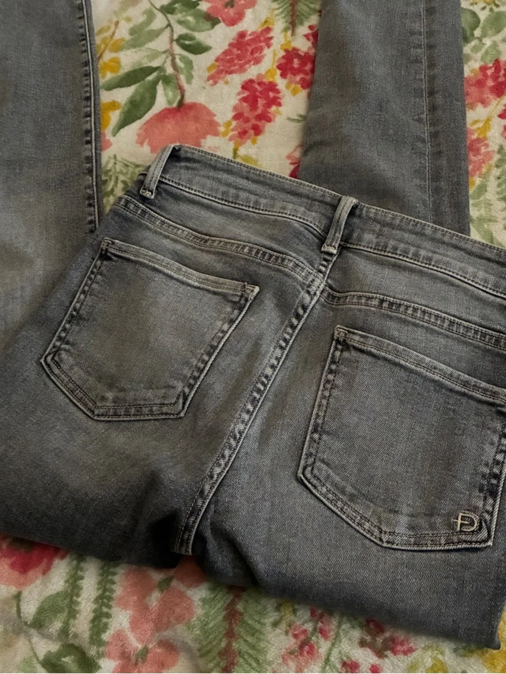 πFidelity Women's Gray High-Rise Slim π Jeans ππΊπ - Picture 4 of 8